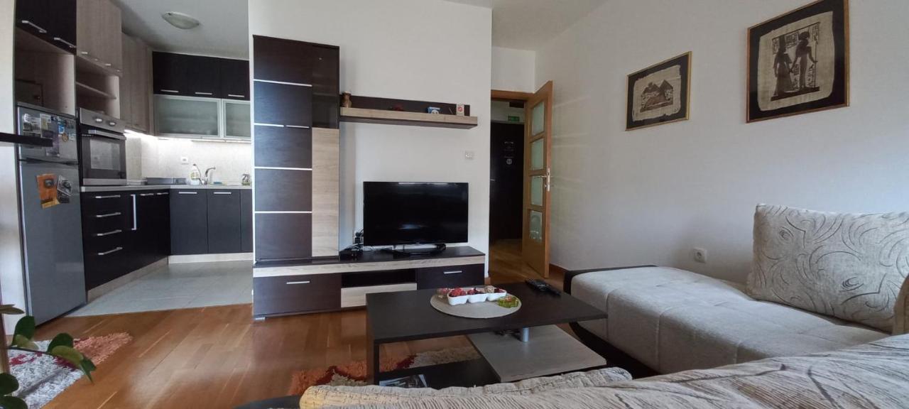 Beautifull Apartment Ni Exterior foto